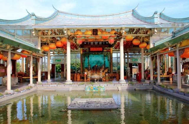 彰化著名景点 台湾玻璃馆，光影交织的梦幻国境